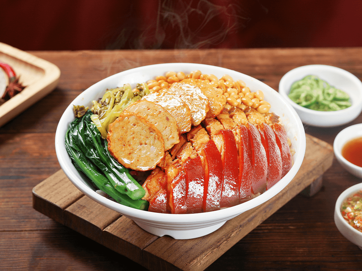猪脚拼肉卷饭